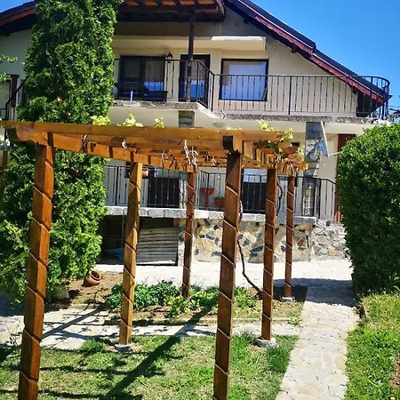 Holiday home къща зорница