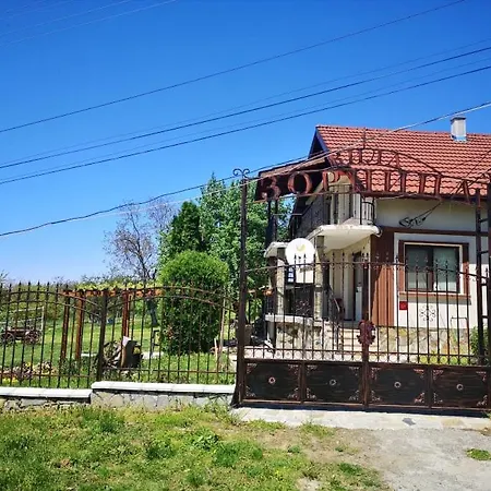 Holiday home къща зорница